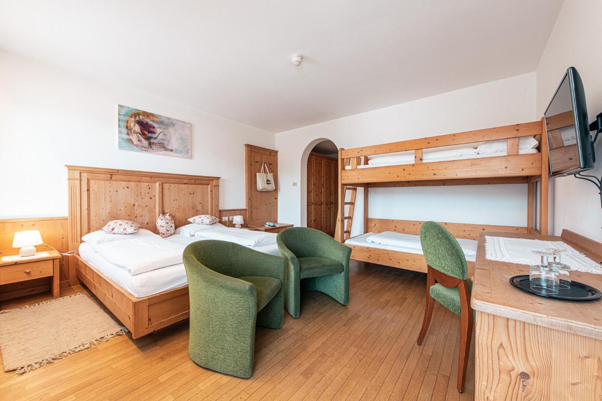 Hotel Goldene Rose Monguelfo-Tesido / Welsberg-Taisten Bagian luar foto