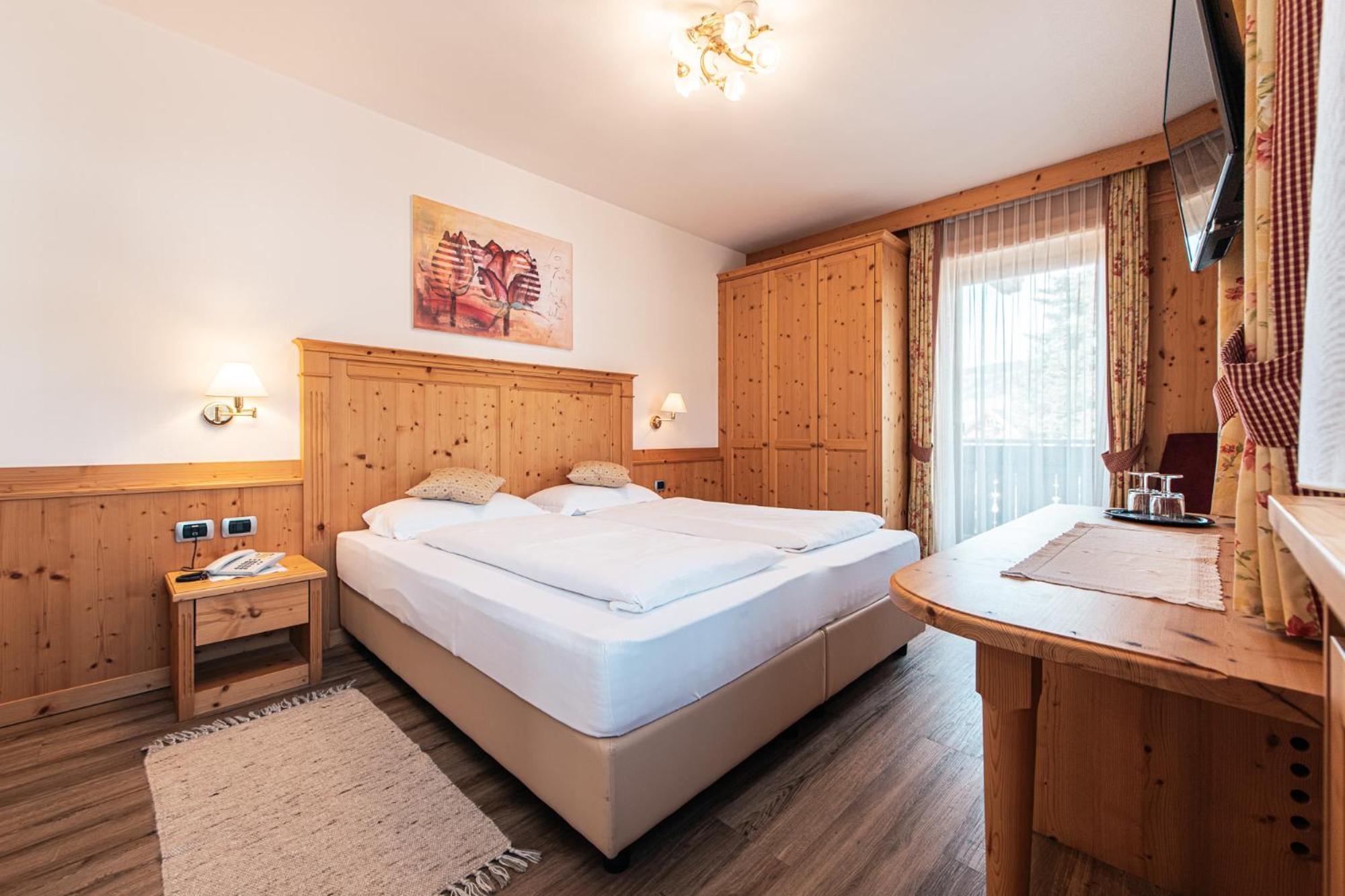 Hotel Goldene Rose Monguelfo-Tesido / Welsberg-Taisten Bagian luar foto