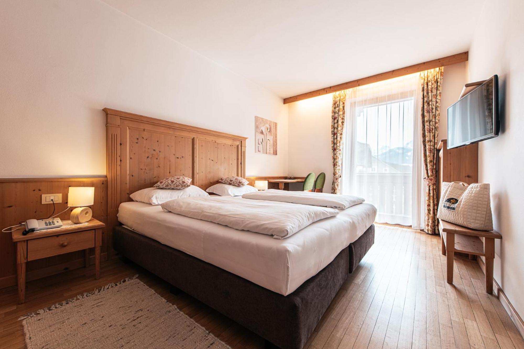 Hotel Goldene Rose Monguelfo-Tesido / Welsberg-Taisten Bagian luar foto