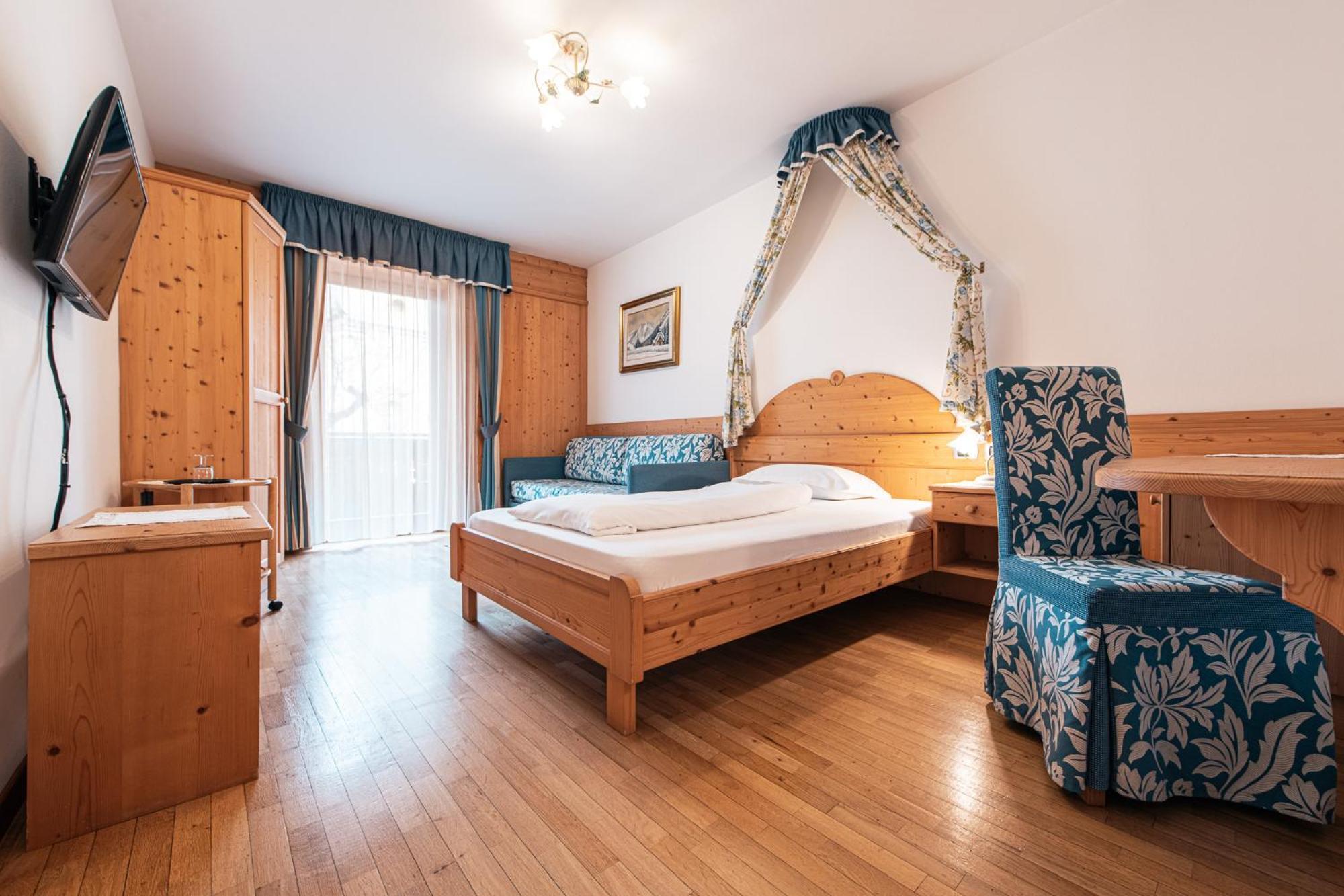 Hotel Goldene Rose Monguelfo-Tesido / Welsberg-Taisten Bagian luar foto