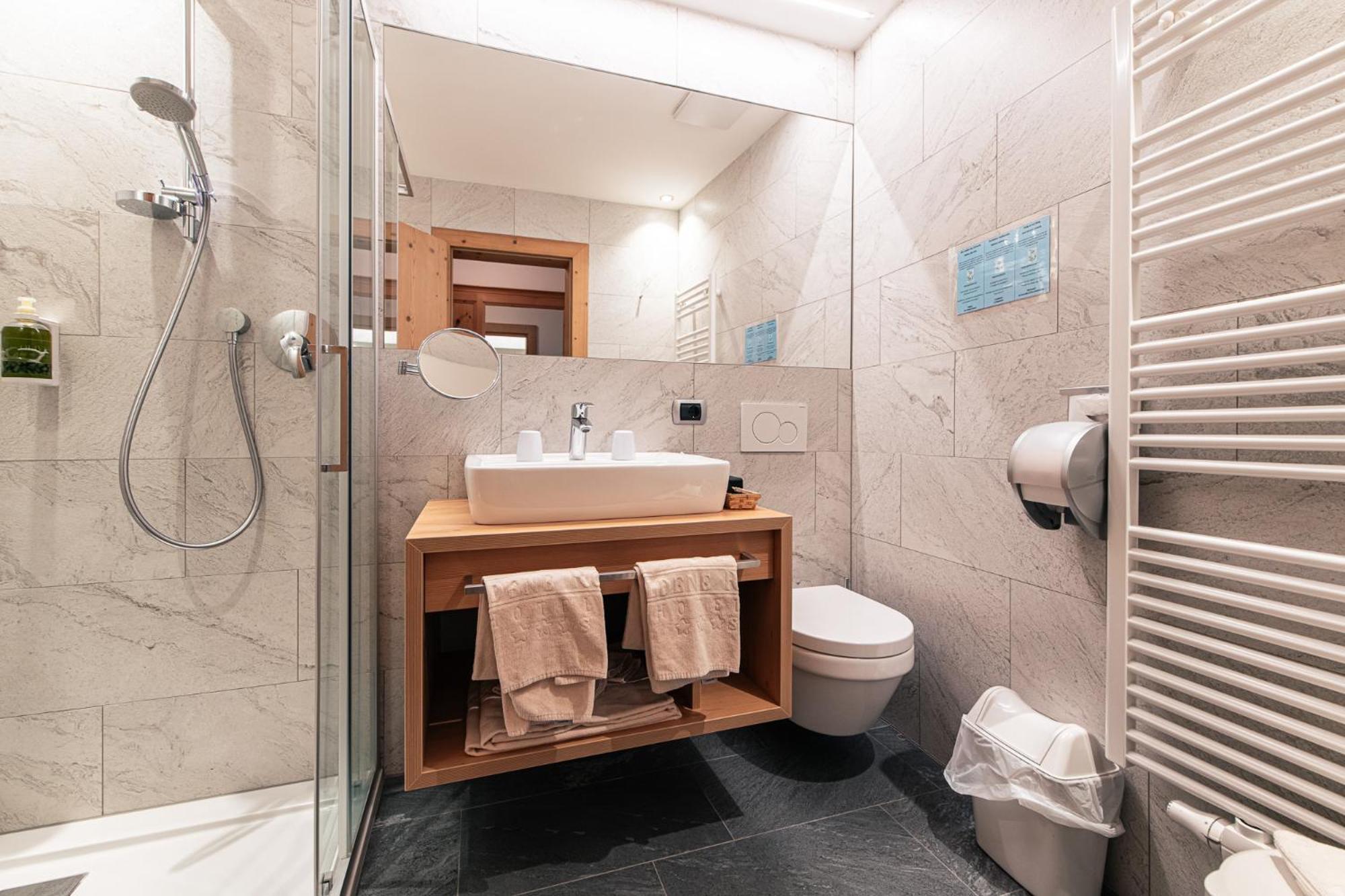 Hotel Goldene Rose Monguelfo-Tesido / Welsberg-Taisten Bagian luar foto