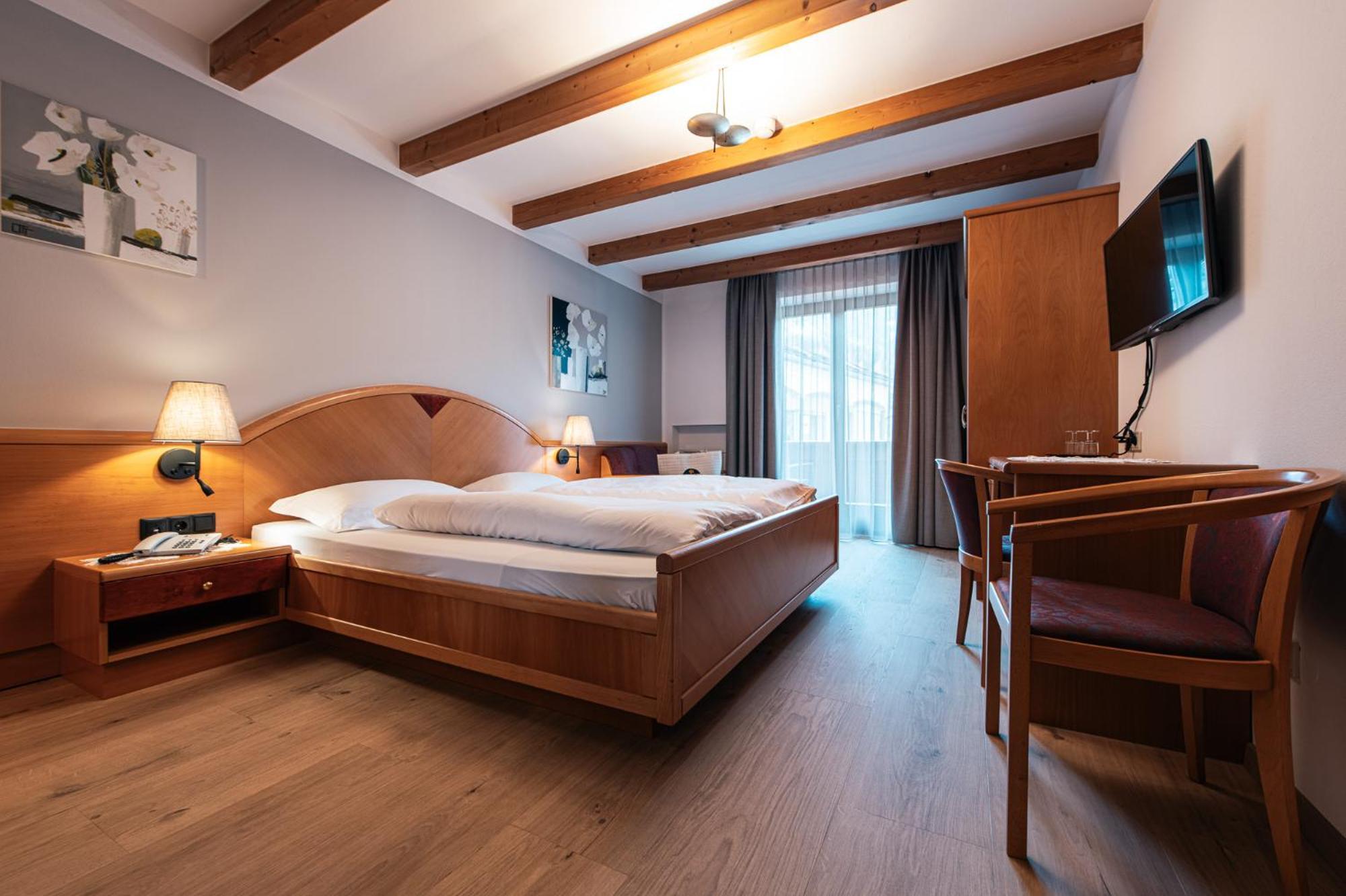 Hotel Goldene Rose Monguelfo-Tesido / Welsberg-Taisten Bagian luar foto