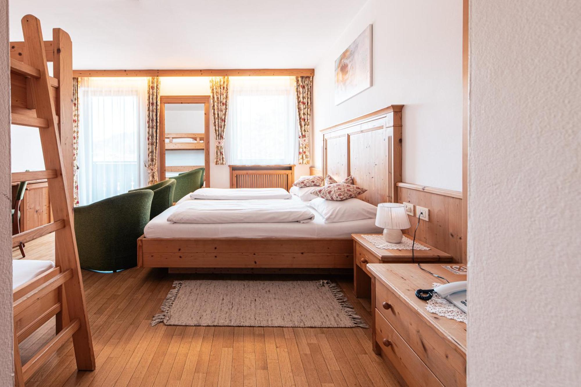 Hotel Goldene Rose Monguelfo-Tesido / Welsberg-Taisten Bagian luar foto