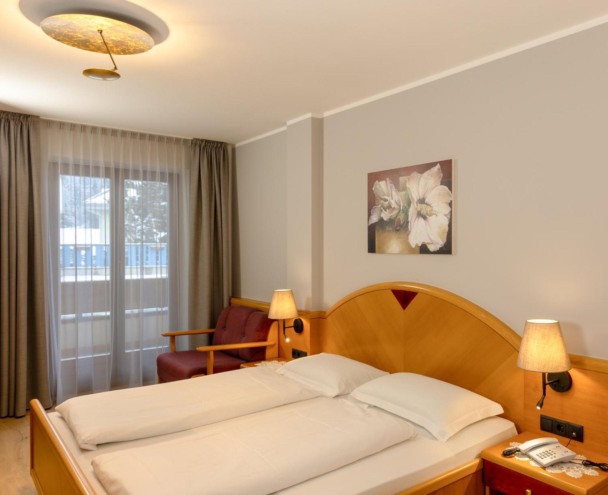 Hotel Goldene Rose Monguelfo-Tesido / Welsberg-Taisten Bagian luar foto