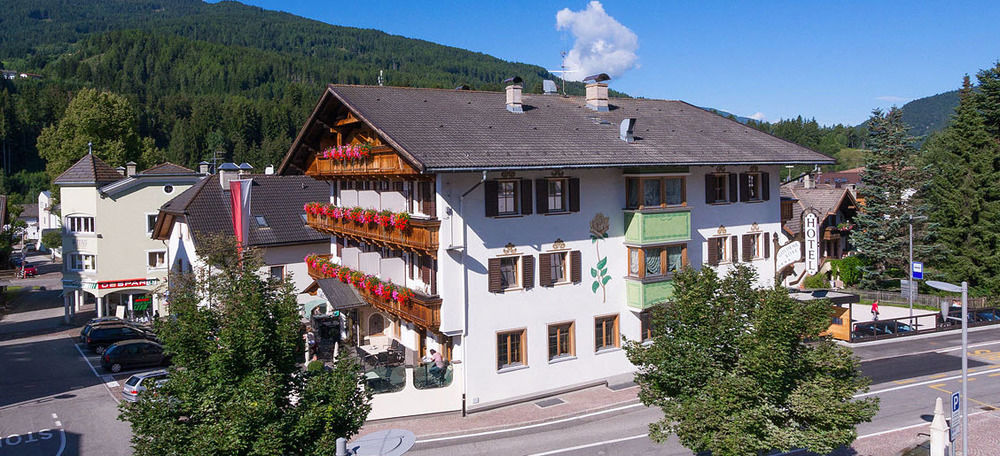 Hotel Goldene Rose Monguelfo-Tesido / Welsberg-Taisten Bagian luar foto