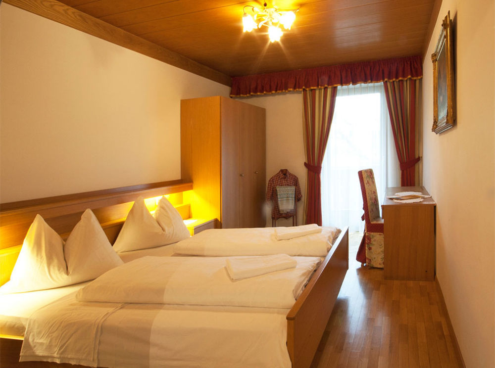 Hotel Goldene Rose Monguelfo-Tesido / Welsberg-Taisten Bagian luar foto