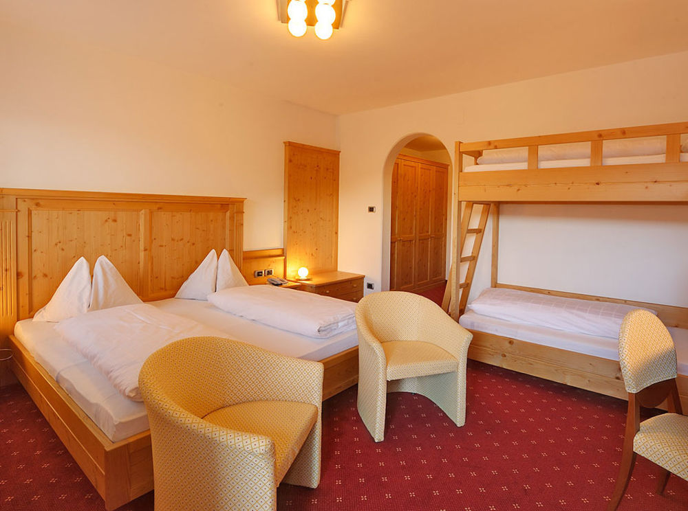 Hotel Goldene Rose Monguelfo-Tesido / Welsberg-Taisten Bagian luar foto