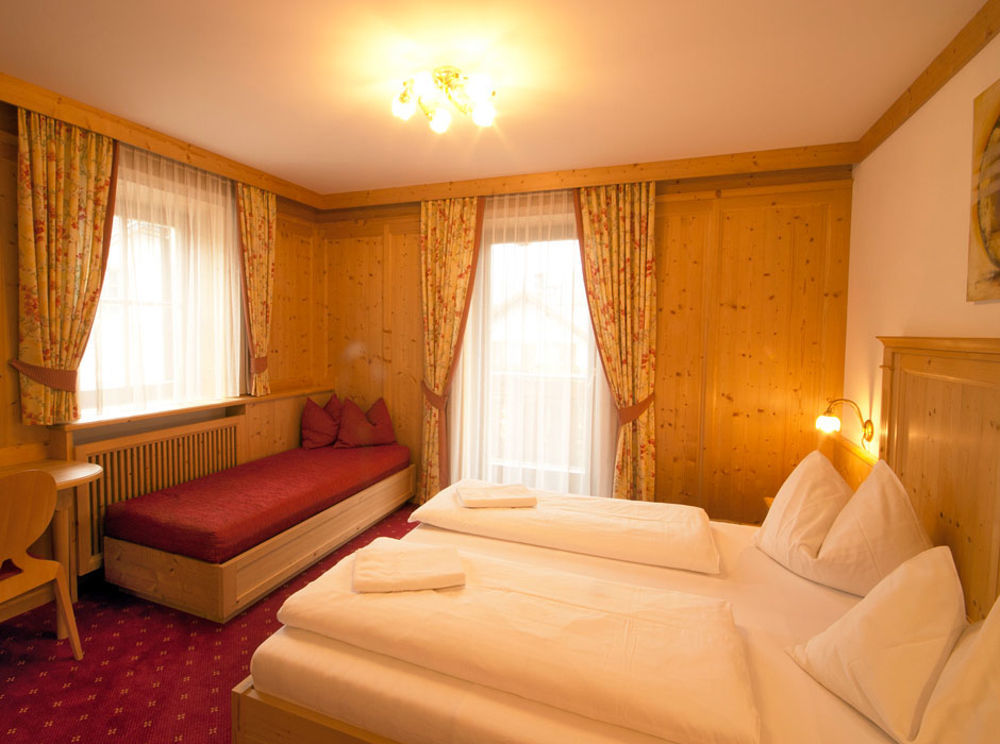 Hotel Goldene Rose Monguelfo-Tesido / Welsberg-Taisten Bagian luar foto