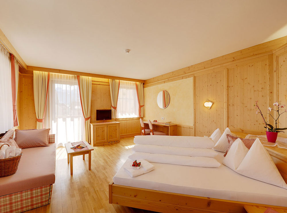 Hotel Goldene Rose Monguelfo-Tesido / Welsberg-Taisten Bagian luar foto
