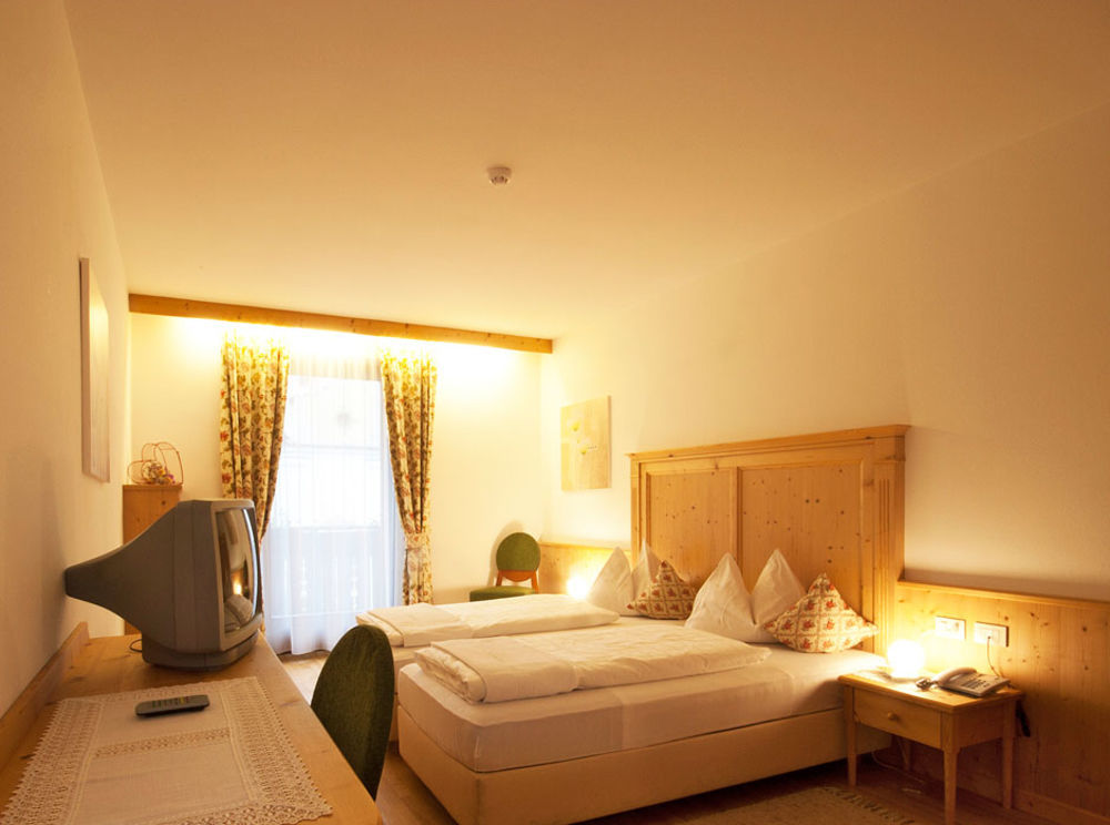 Hotel Goldene Rose Monguelfo-Tesido / Welsberg-Taisten Bagian luar foto